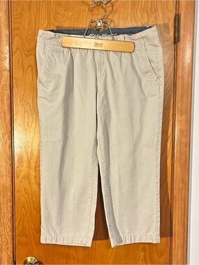 Eddie Bauer Capris Women’s Size 10 Khaki Casual Cropped Pants Outdoor Hiking